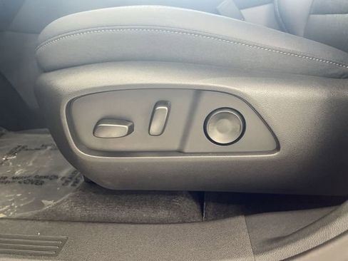 New 2026 Chevrolet Equinox LT FWD image 22
