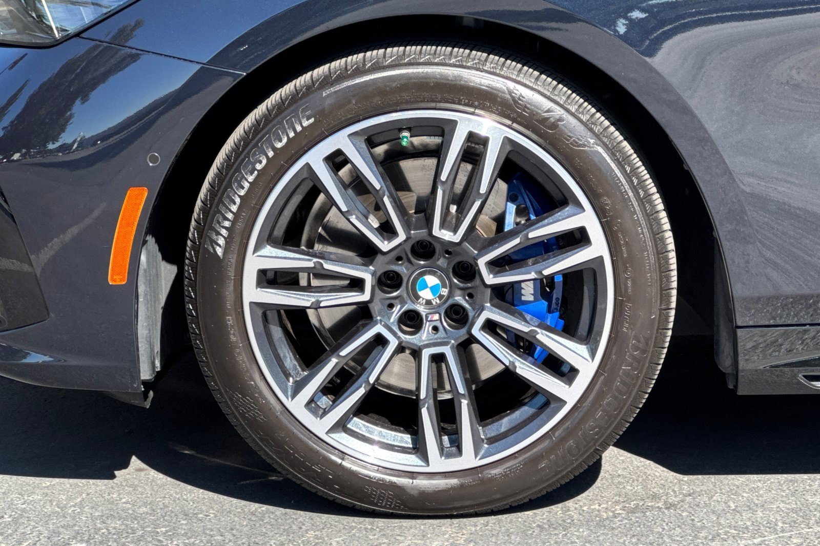 Used 2026 BMW 530i w/ M Sport Package RWD image 38