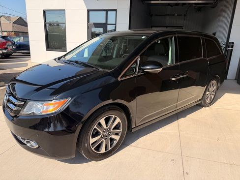 Used 2016 Honda Odyssey Touring image 3