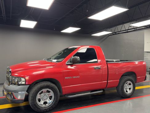 Used 2003 Dodge Ram 1500 Truck ST image 2