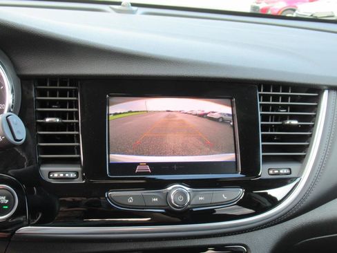 Used 2022 Buick Encore Preferred image 22