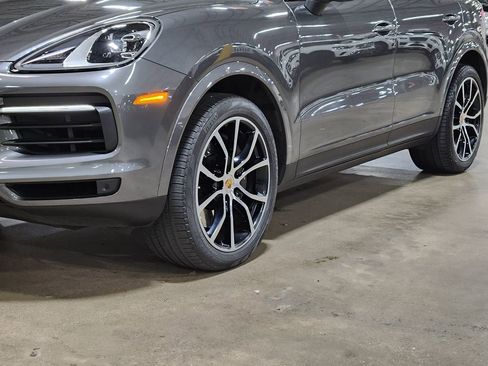 Used 2022 Porsche Cayenne image 17