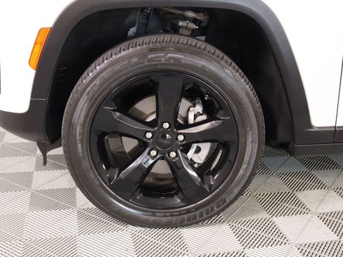 Used 2022 Jeep Grand Cherokee Altitude image 18