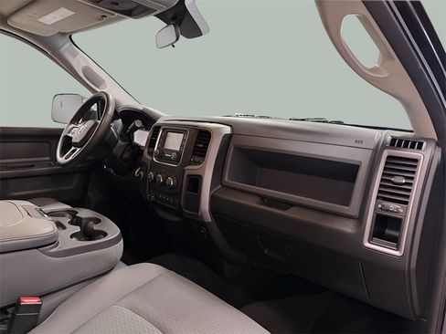 Used 2017 RAM 3500 Tradesman w/ Chrome Appearance Group image 25