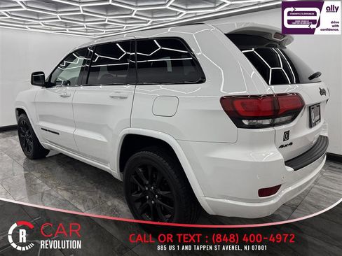 Used 2021 Jeep Grand Cherokee Laredo X AWD/4WD image 4