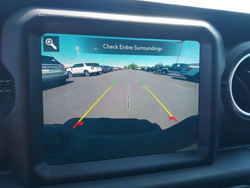 Used 2020 Jeep Gladiator Overland AWD/4WD image 23