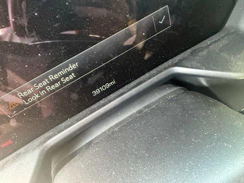 Used 2024 GMC Acadia Elevation FWD image 2
