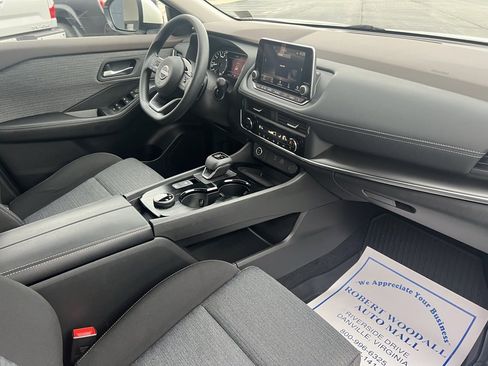 Used 2023 Nissan Rogue SV image 12