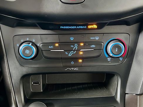 Used 2018 Ford Focus SE FWD image 15