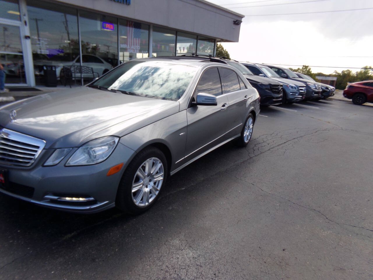Used 2012 Mercedes-Benz E 350 4MATIC Sedan image 32