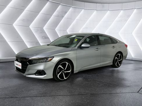 Used 2022 Honda Accord Sport image 3
