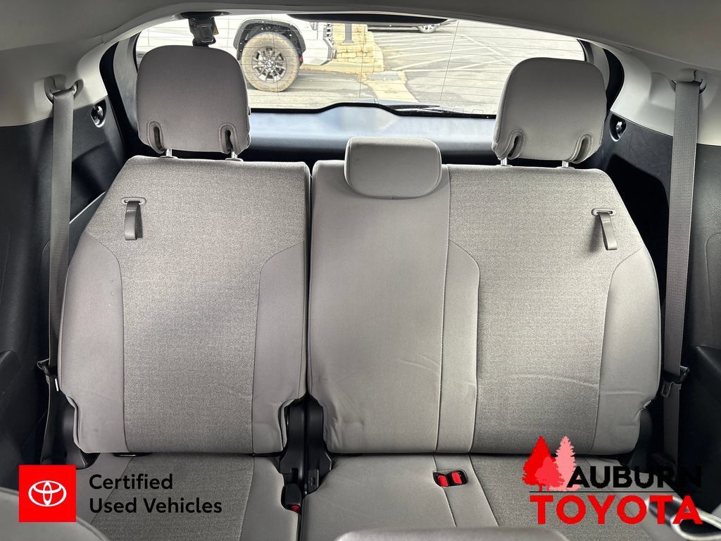 Certified 2025 Toyota Sienna LE FWD image 29