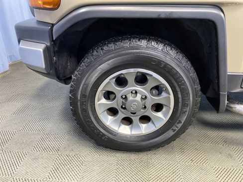 Used 2013 Toyota FJ Cruiser 4WD image 45