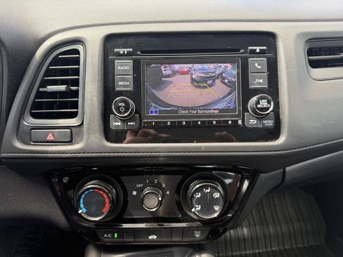 Used 2022 Honda HR-V LX image 21