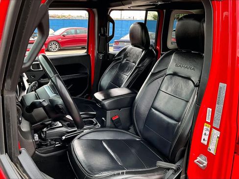 Used 2018 Jeep Wrangler Unlimited Sahara image 8