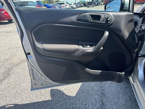 Used 2019 Ford Fiesta SE FWD image 11