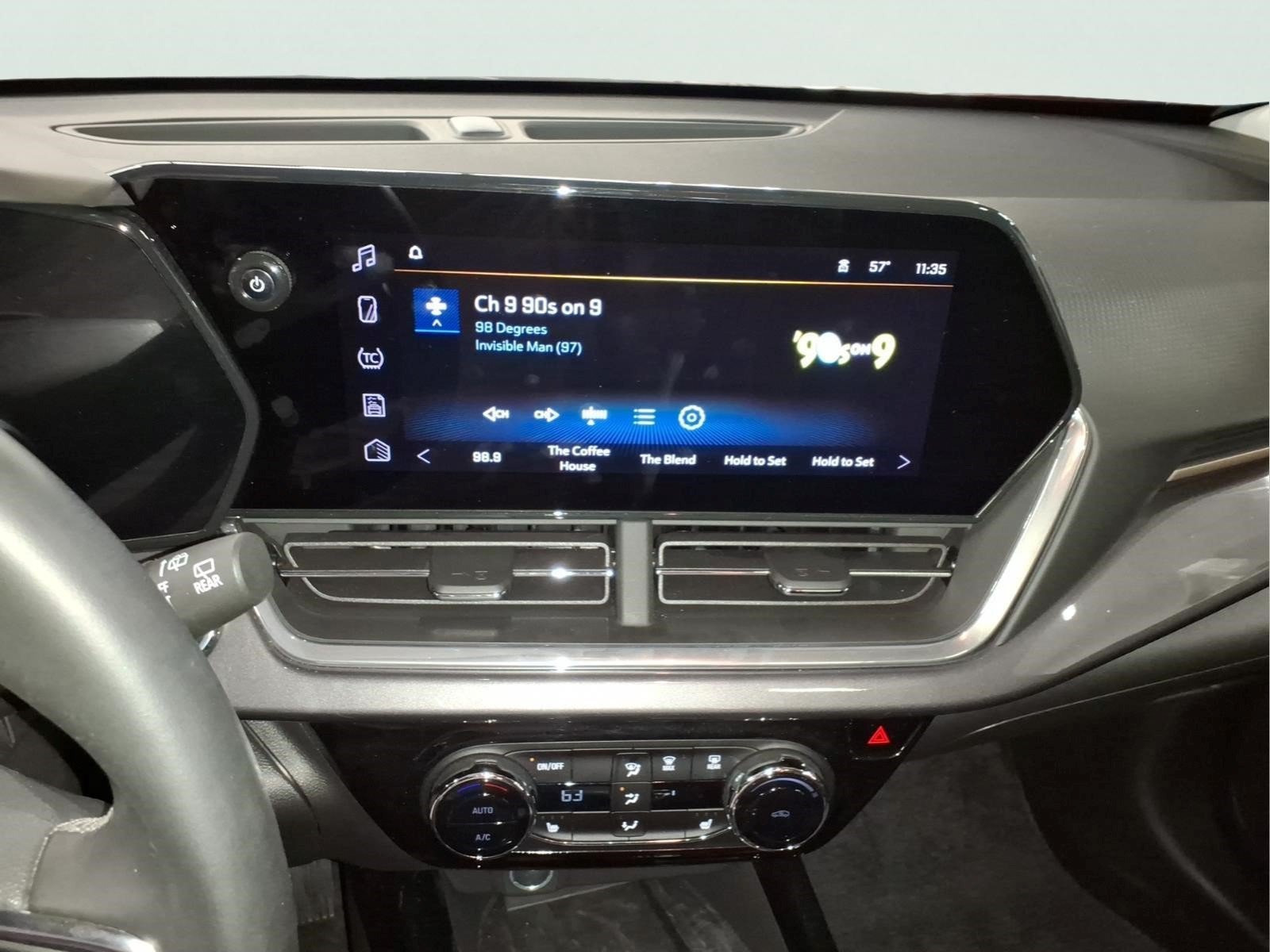 Used 2024 Chevrolet Trax ACTIV w/ Sunroof Package FWD image 13