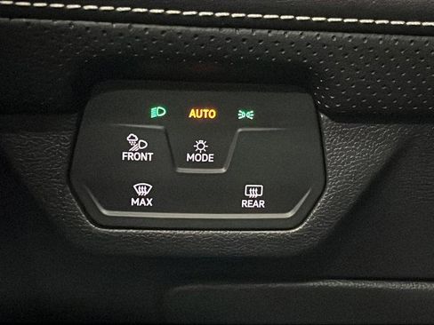 Used 2024 Volkswagen Atlas SE AWD/4WD image 33