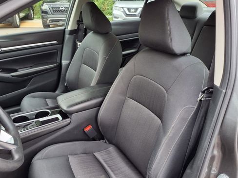 Used 2023 Nissan Altima 2.5 SV image 12