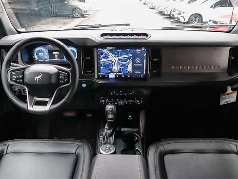 New 2025 Ford Bronco Badlands image 10