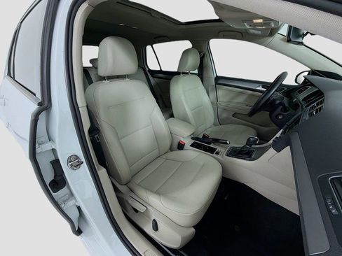 Used 2015 Volkswagen Golf TDI SE image 29