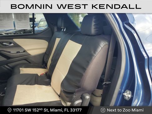 Used 2022 Chevrolet Traverse LS image 17