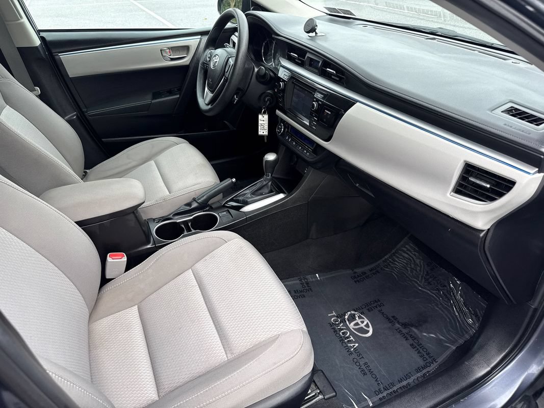 Used 2015 Toyota Corolla LE FWD image 13