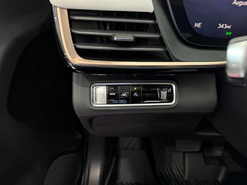 Certified 2026 Buick Envision Avenir AWD/4WD image 25