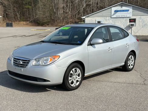 Used 2010 Hyundai Elantra Blue Sedan 4D w/ Comfort Pkg 2 image 3