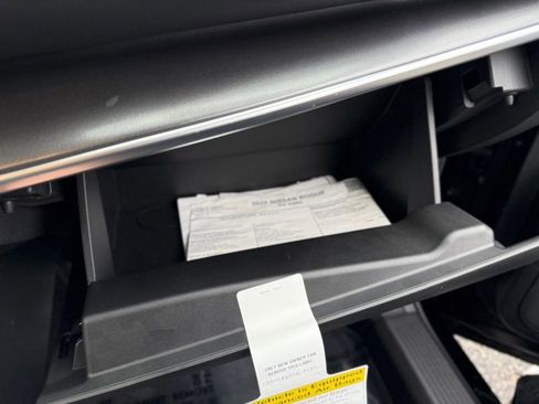 Used 2025 Nissan Rogue SV image 34