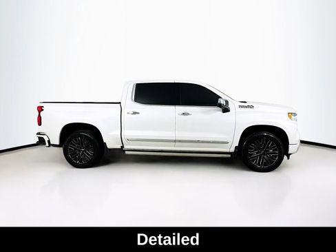 Used 2024 Chevrolet Silverado 1500 High Country w/ Technology Package AWD/4WD image 9