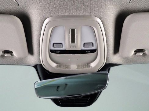 Used 2024 Volvo XC40 B5 Plus Dark w/ Climate Package image 63