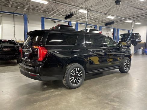 Used 2024 GMC Yukon XL AT4 w/ AT4 Premium Plus Package image 8