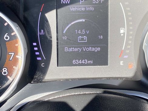 Used 2018 Jeep Compass Latitude image 24