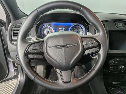 Used 2017 Chrysler 300 S AWD/4WD image 18