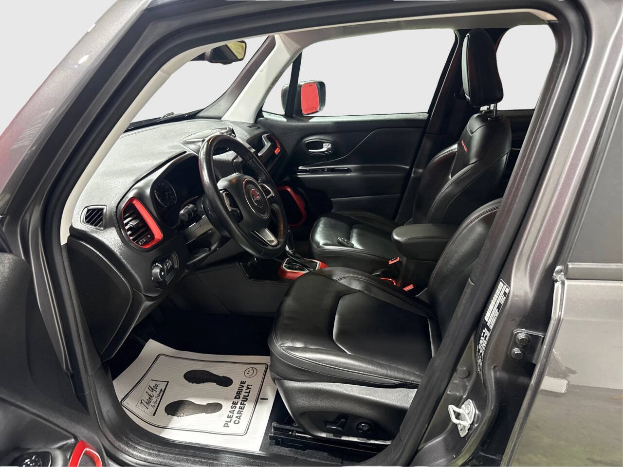 Used 2020 Jeep Renegade Trailhawk w/ Premium Leather Group AWD/4WD image 9