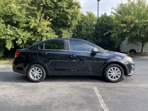 Used 2020 Chevrolet Sonic LT FWD image 10