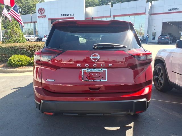 Used 2026 Nissan Rogue S FWD image 2
