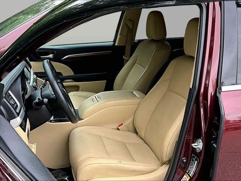 Used 2019 Toyota Highlander Limited Platinum AWD/4WD image 8