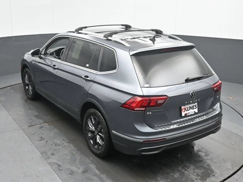 Used 2022 Volkswagen Tiguan SE AWD/4WD image 37