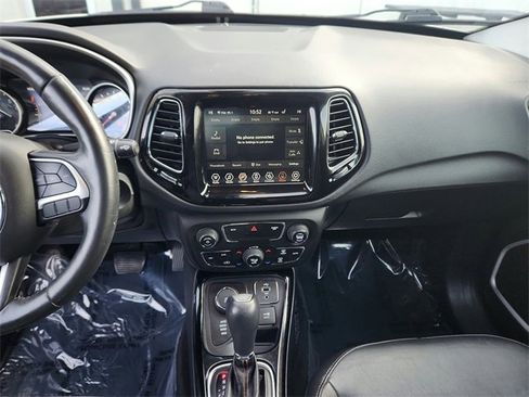 Used 2018 Jeep Compass Limited image 26