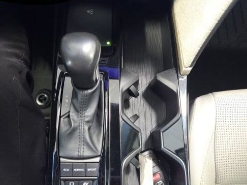 Used 2025 Toyota Camry XLE FWD image 26