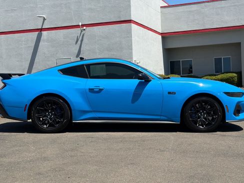 Used 2025 Ford Mustang GT Premium w/ GT Performance Package RWD image 5