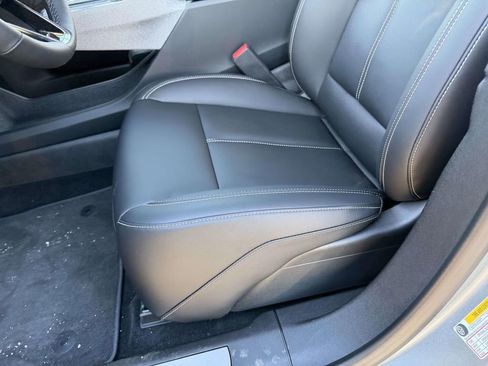 New 2026 Cadillac Optiq Luxury 1 image 15