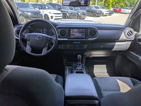 Used 2022 Toyota Tacoma TRD Sport w/ Technology Package AWD/4WD image 24