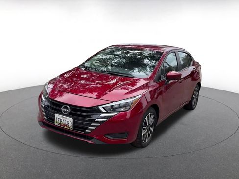 Used 2025 Nissan Versa SV image 7