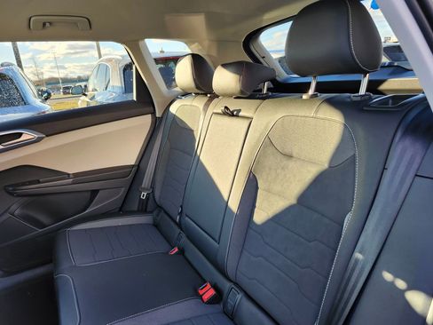 New 2026 Volkswagen Taos SE image 12