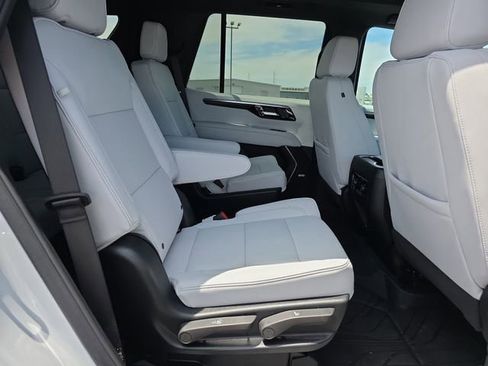 New 2026 Chevrolet Tahoe Premier w/ Sun And Tow Package AWD/4WD image 15