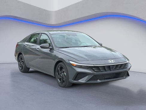 New 2026 Hyundai Elantra Sport FWD image 5