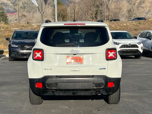 Used 2020 Jeep Renegade Latitude w/ Cold Weather Group AWD/4WD image 12
